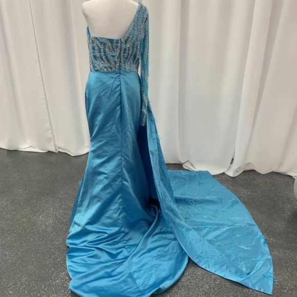 Pageant dress - Picture 6 of 9